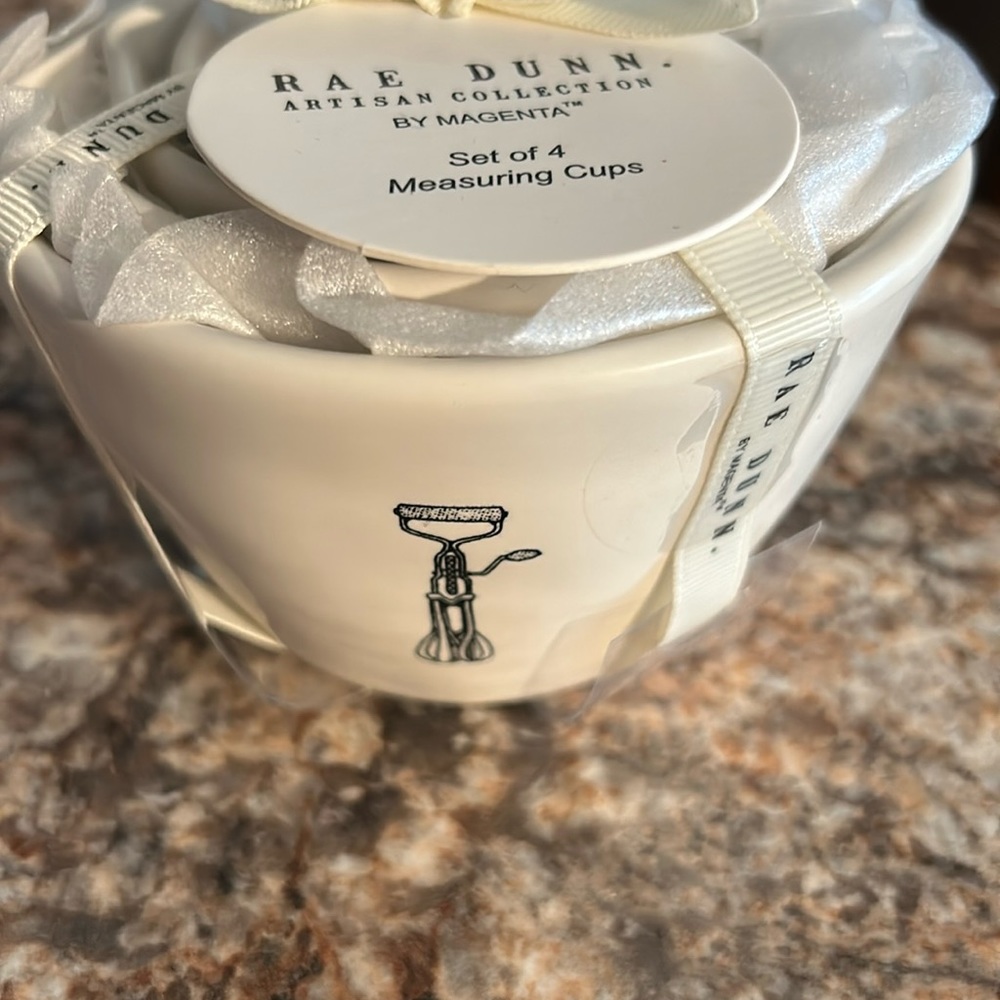 Rae Dunn icon measuring cups
